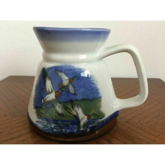 Flying Mallard Ducks Pitcher Jug Style Wide Rubber Base No Spill Coffee Mug - Picture 8 of 8